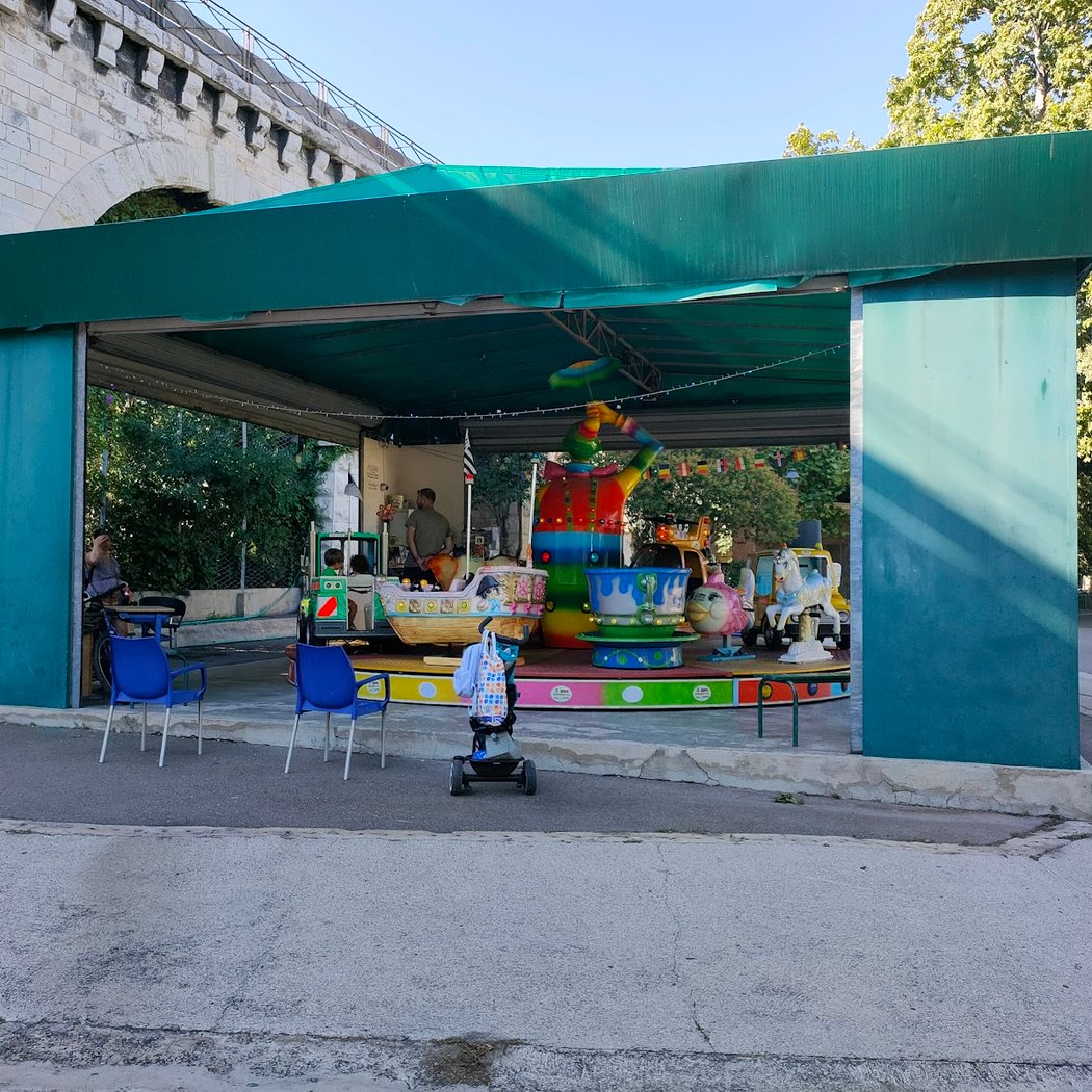 Manège pour enfants, Parc Longchamp 2