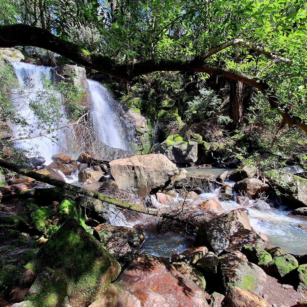 Linda Falls Trail Parking 1