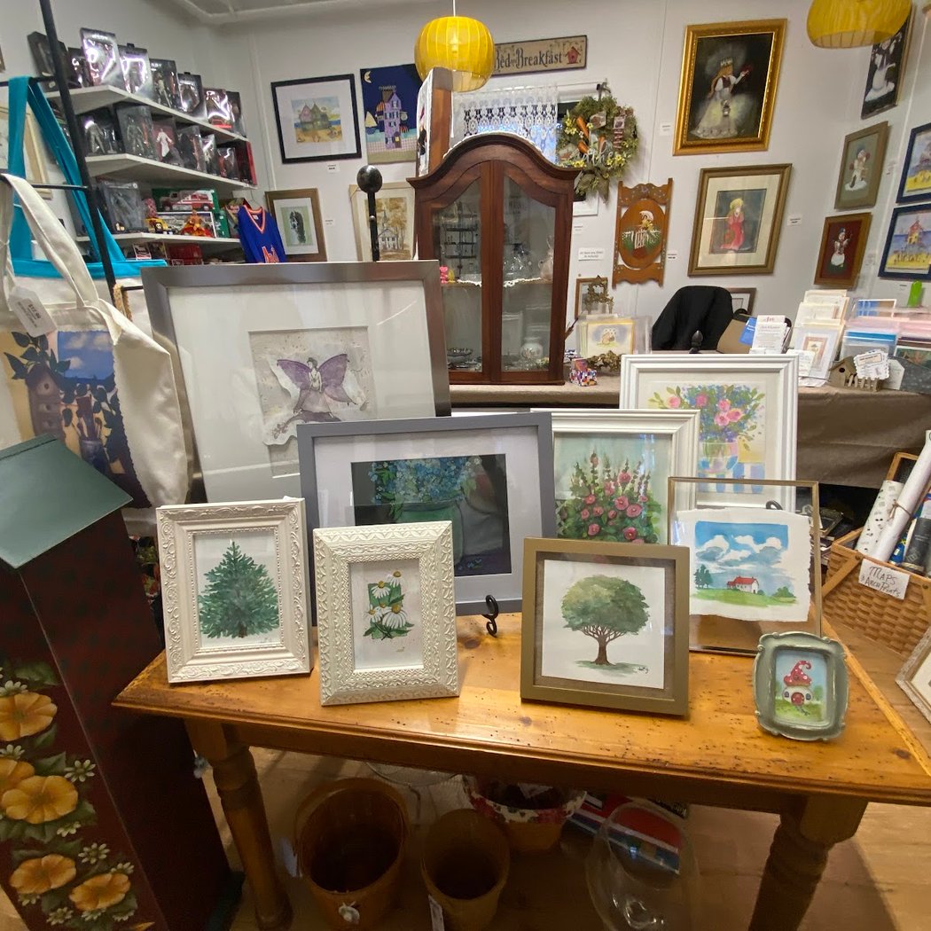 Jodi Yeaple Art Gallery & Vintage Shop 1