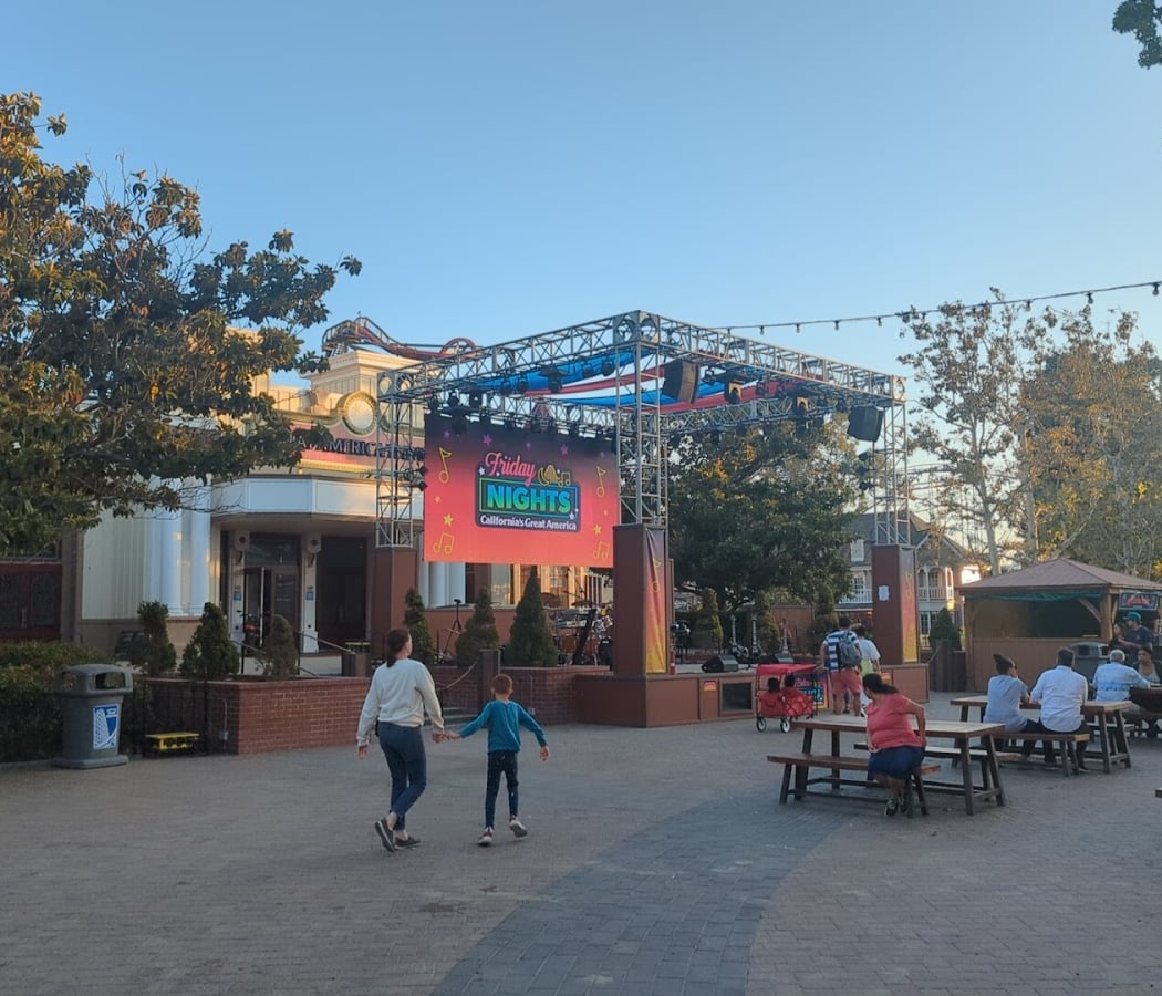 Hometown Square 1