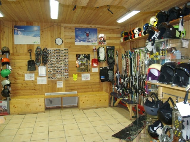 Risoul Sports - Risoul 1850 Ski Rental 3