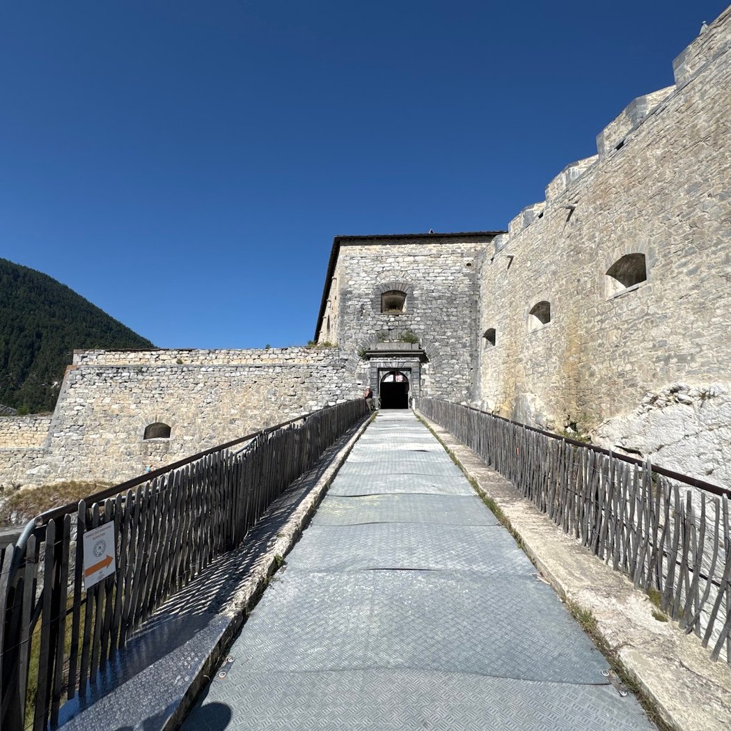 Victor-Emmanuel Fort 3