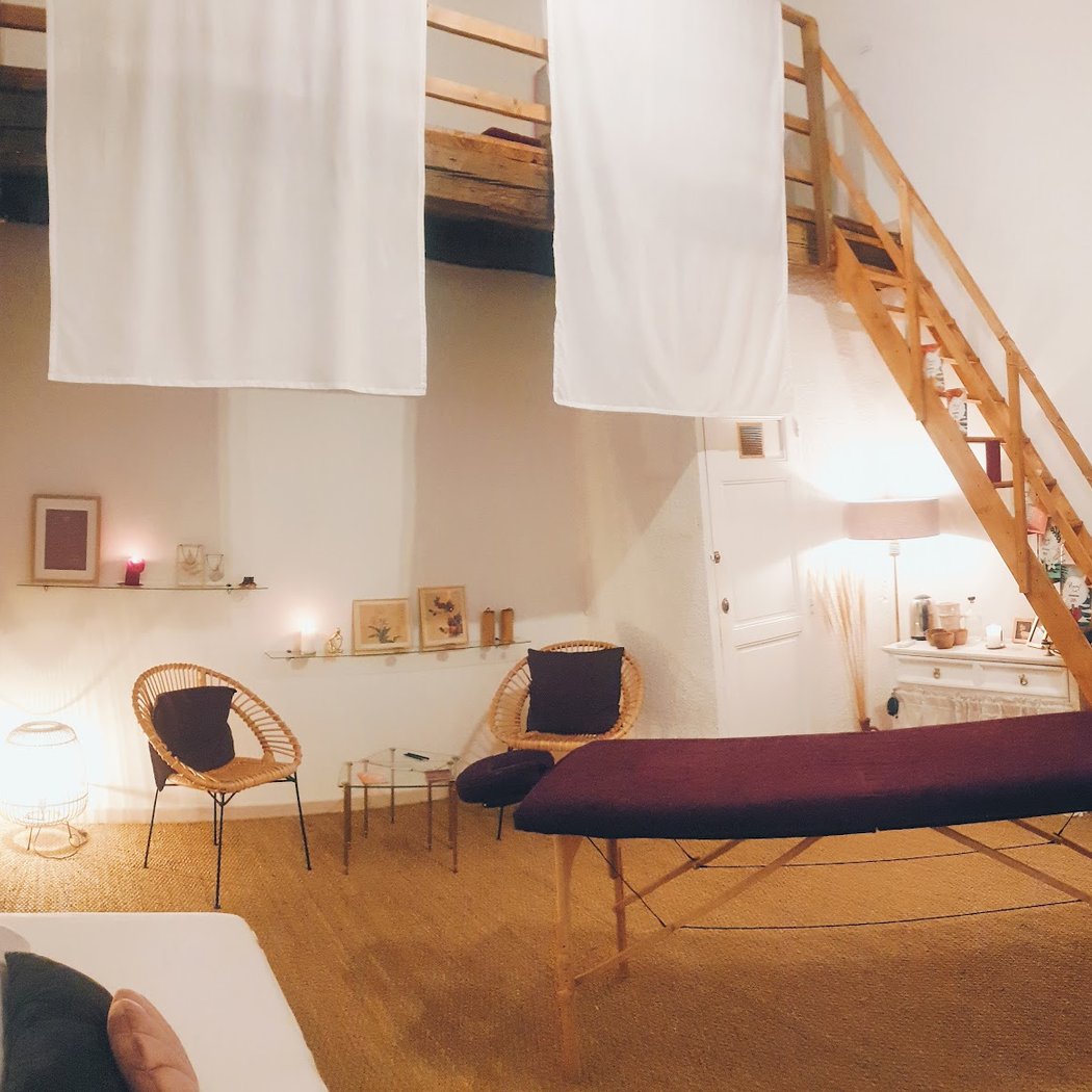 Espace ADITI - Massages - Soin Rebozo - Serrage du bassin - Massage prénatal - Massage bébé 2