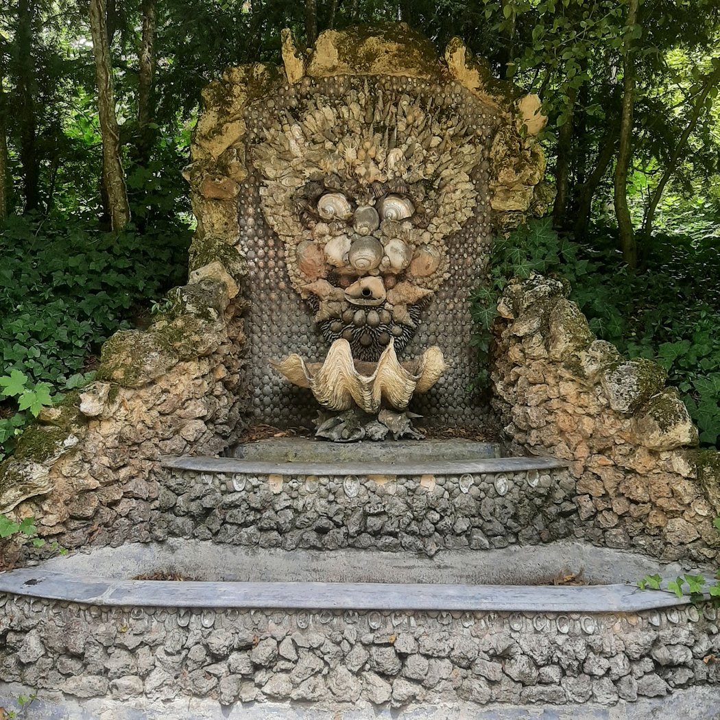 Rock fountain 1