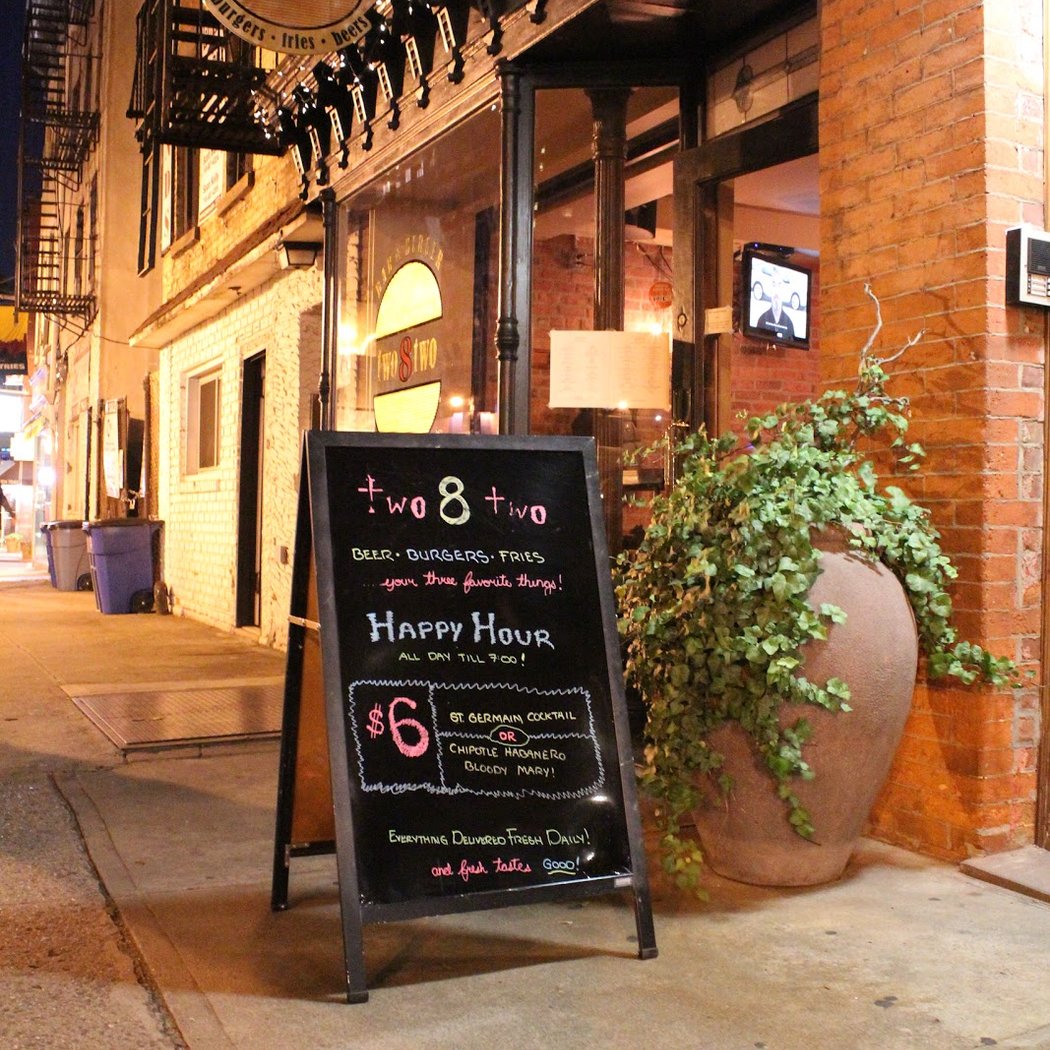 two8two Bar & Burger 4