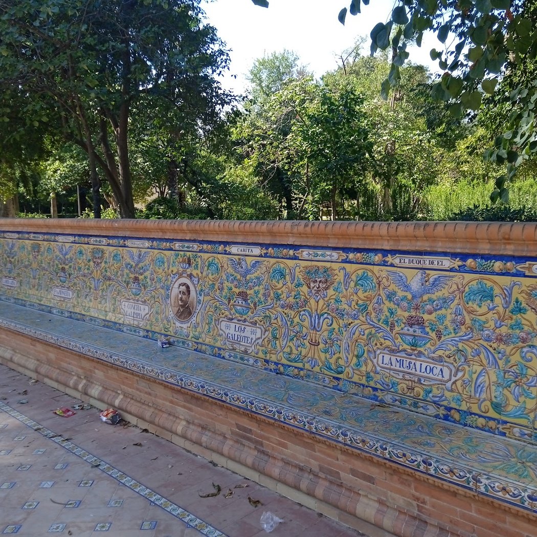 Glorieta de los Hermanos Álvarez Quintero 3