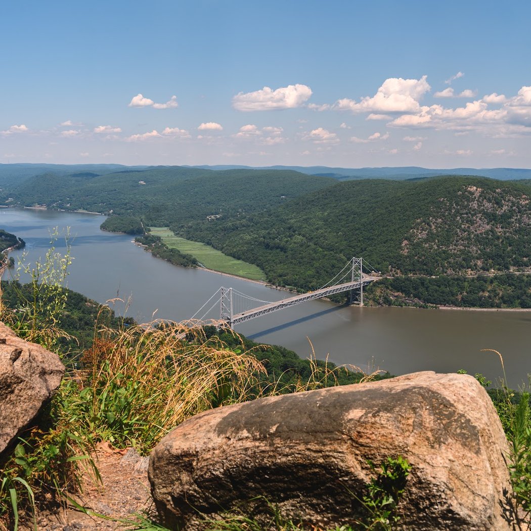 Bear Mountain Bridge scenic lookout 1