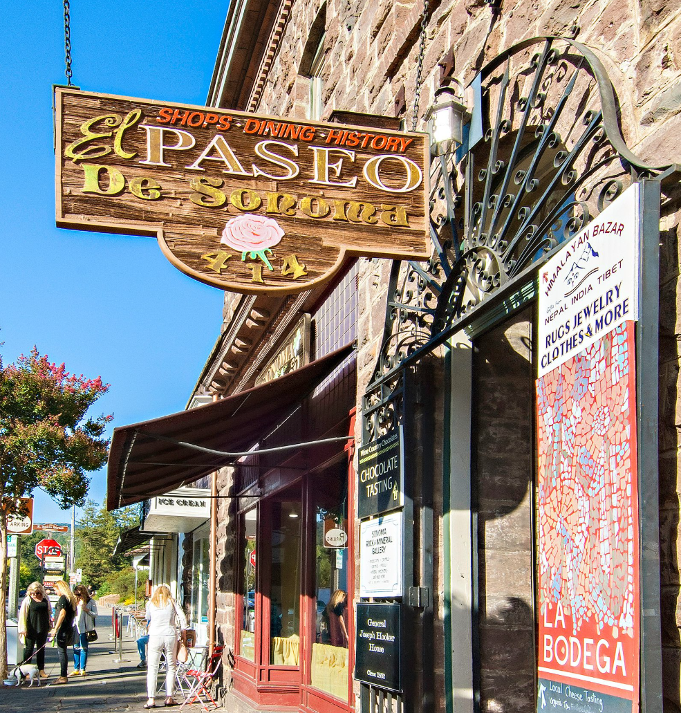 El Paseo De Sonoma Courtyard 2