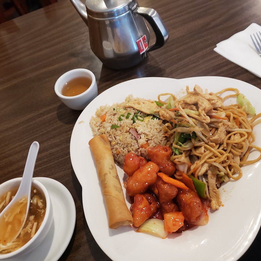 Ming's Palace Restaurant 3