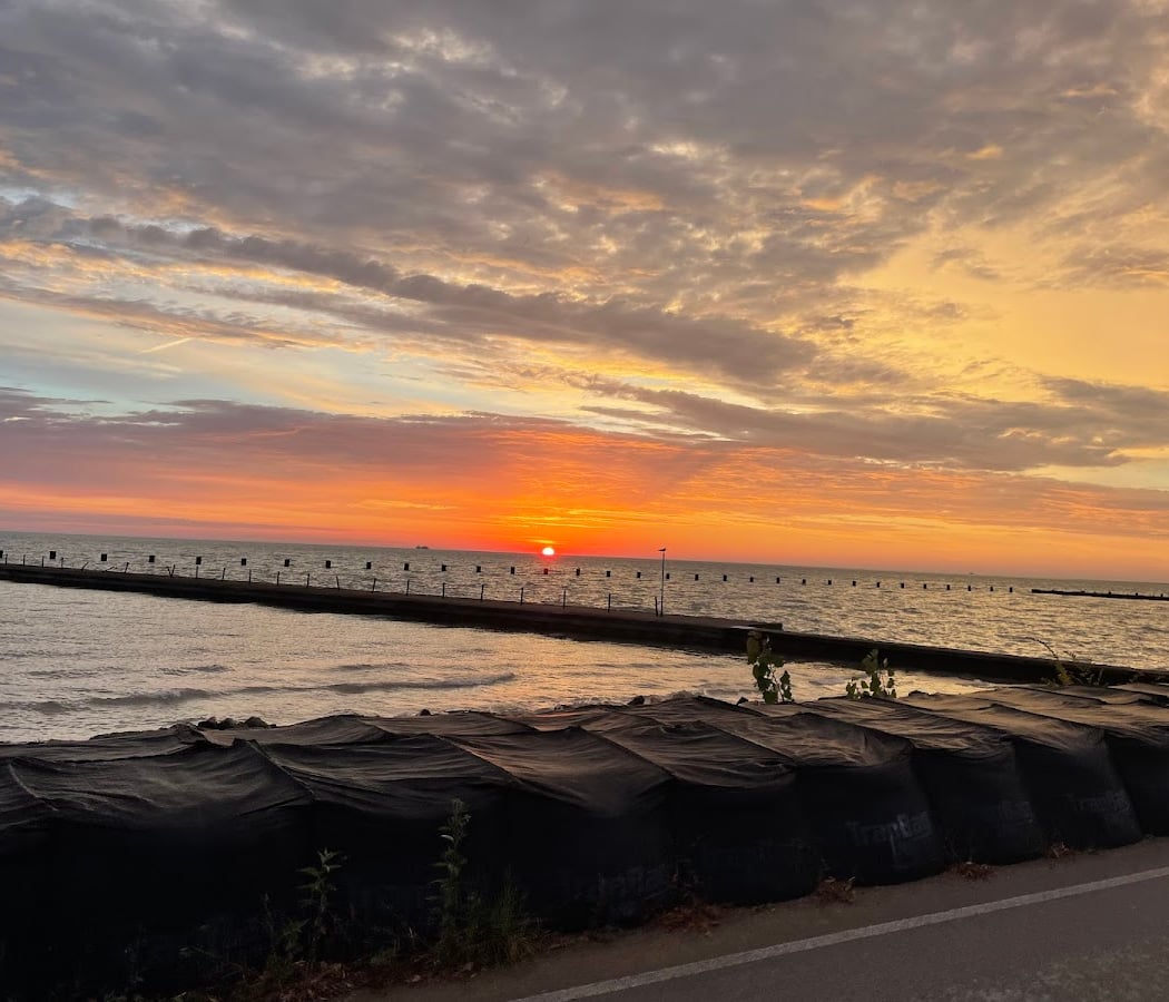 Lakefront Trail 2