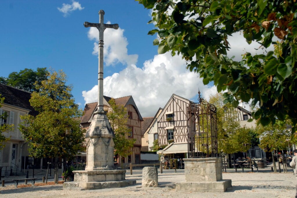 Pl. du Châtel 1