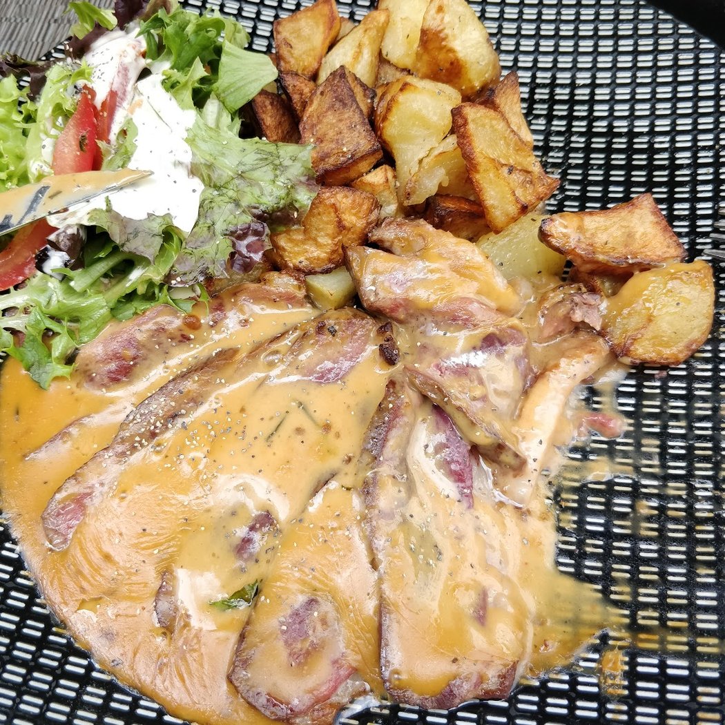 Café de L'Ecureuil 3