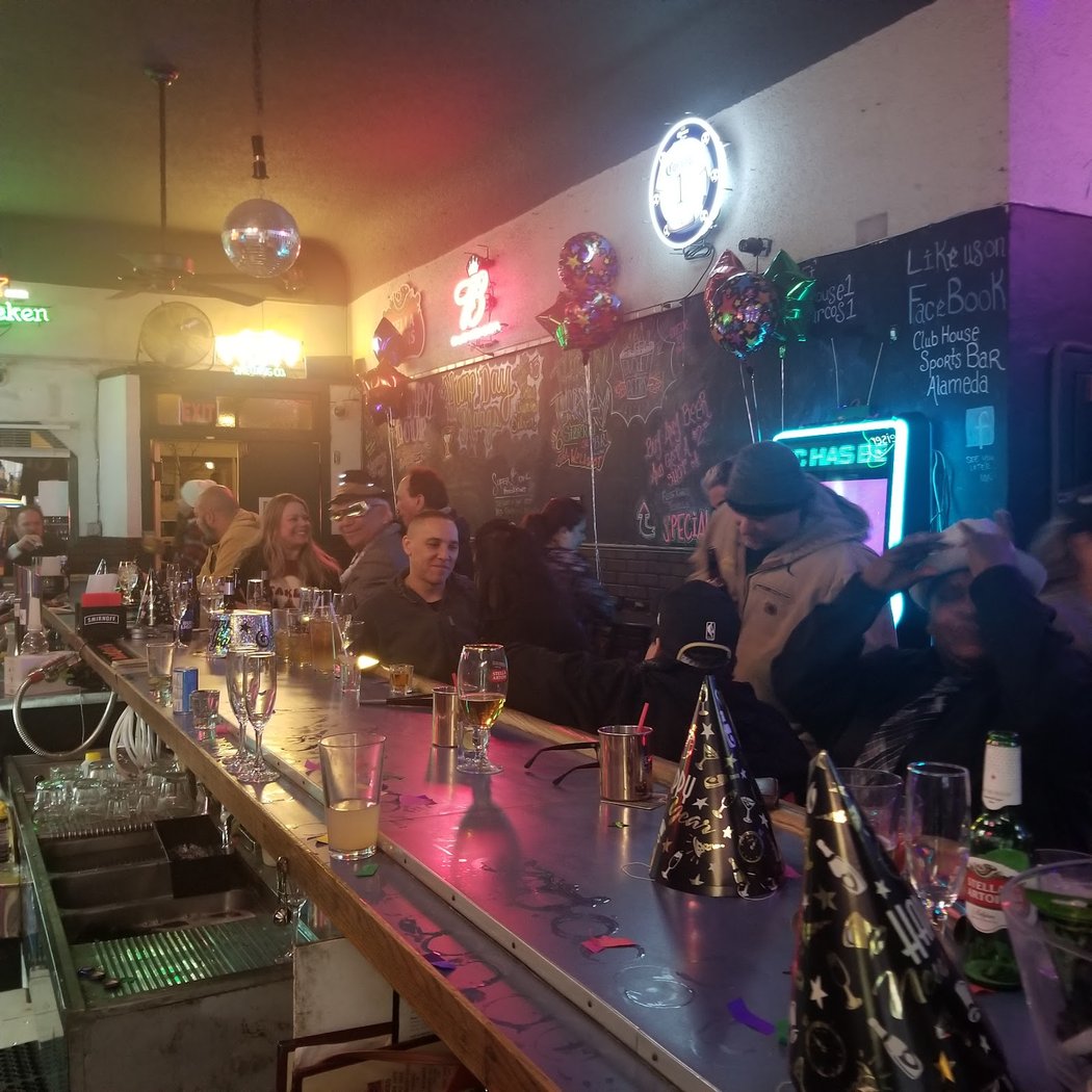 Club House Sports Bar 3