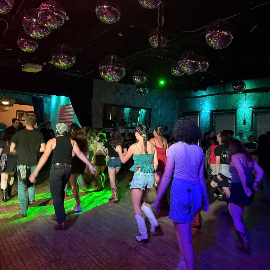 Line Dancing Queens 1