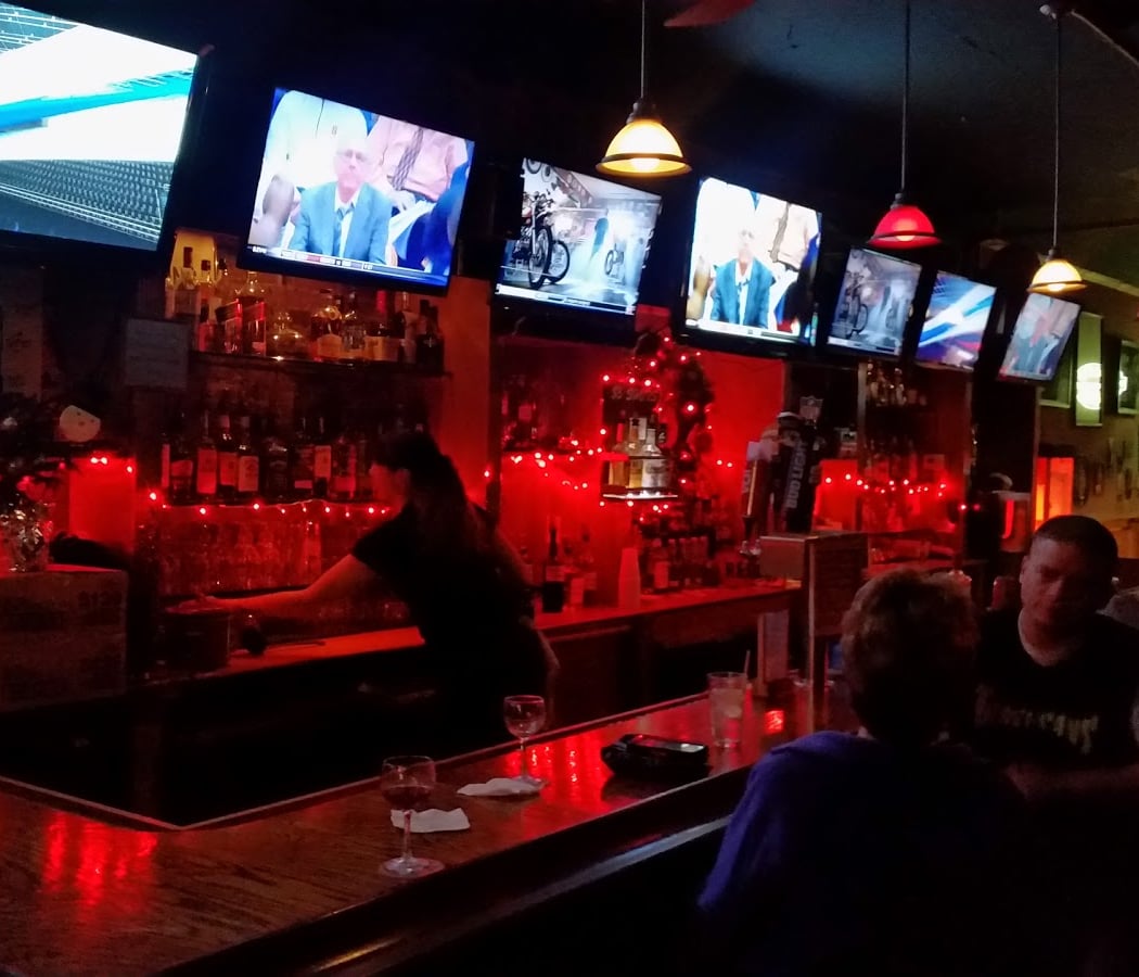 Game Day Specials at Redd’s Tavern 2