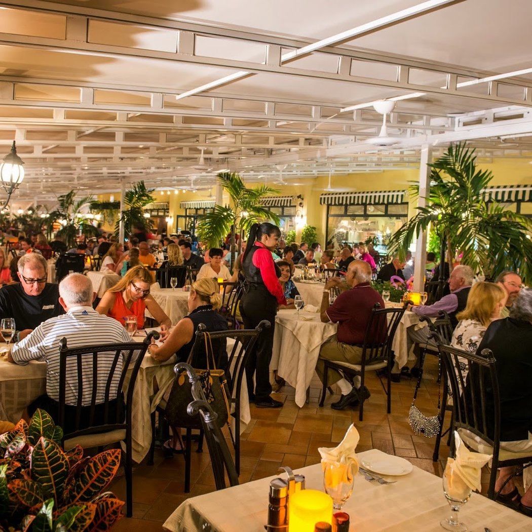 Giannis Restaurant Aruba 2