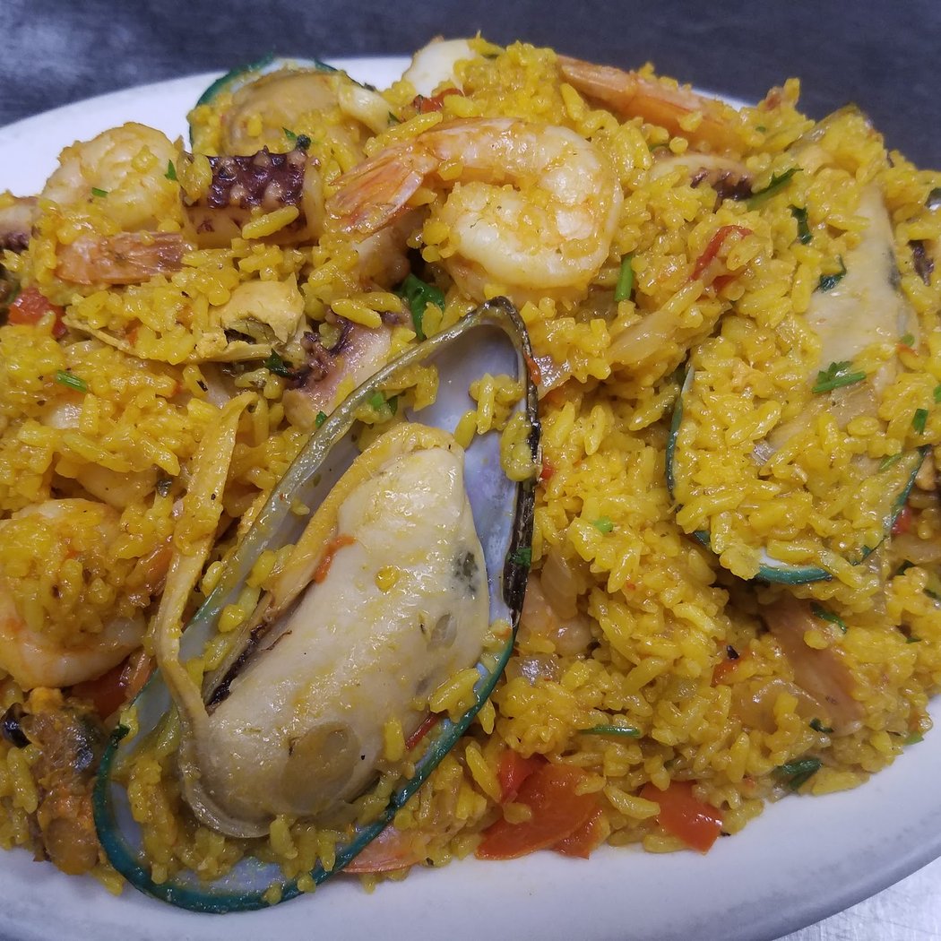 El Pacifico Fish and Restaurant 3