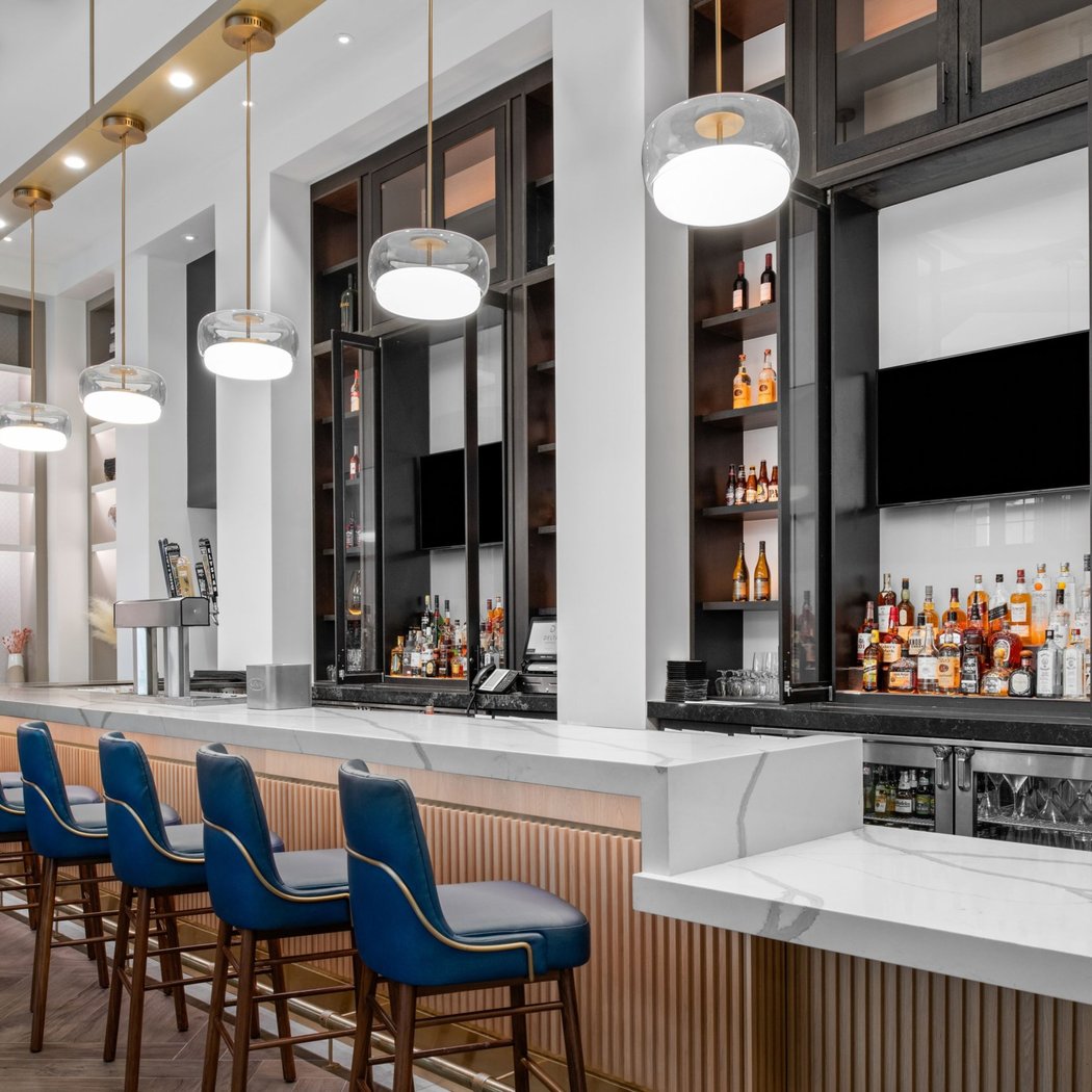 Lucas Lounge 1