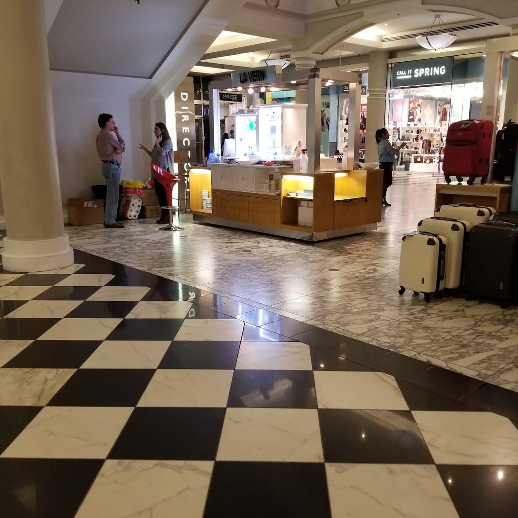 Manhattan Mall 3