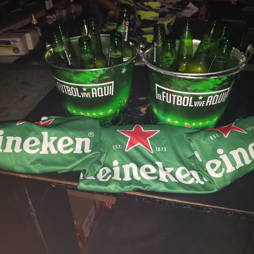 El Gato Verde Sport Bar 2