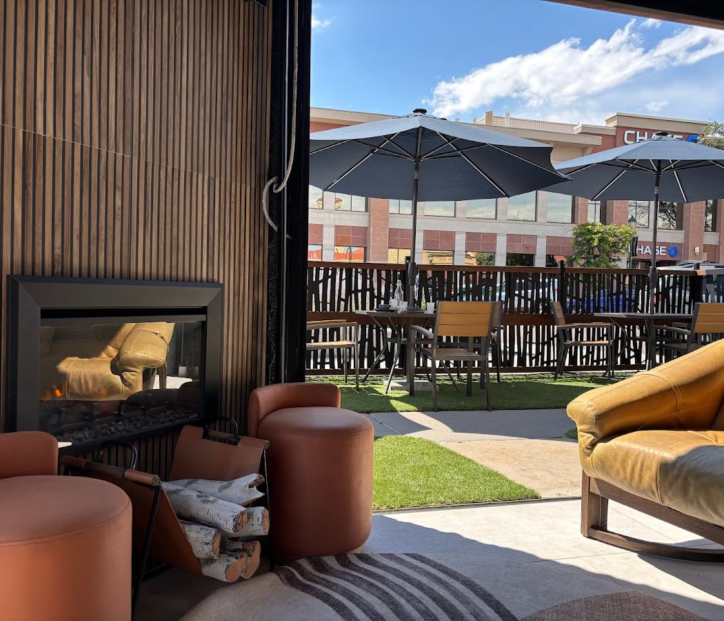 The Best Coffee & Lounge 3