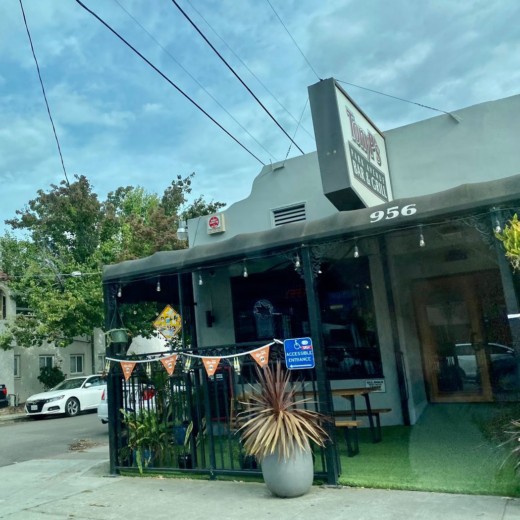 Tony P's Park Ave Bar & Grill 2