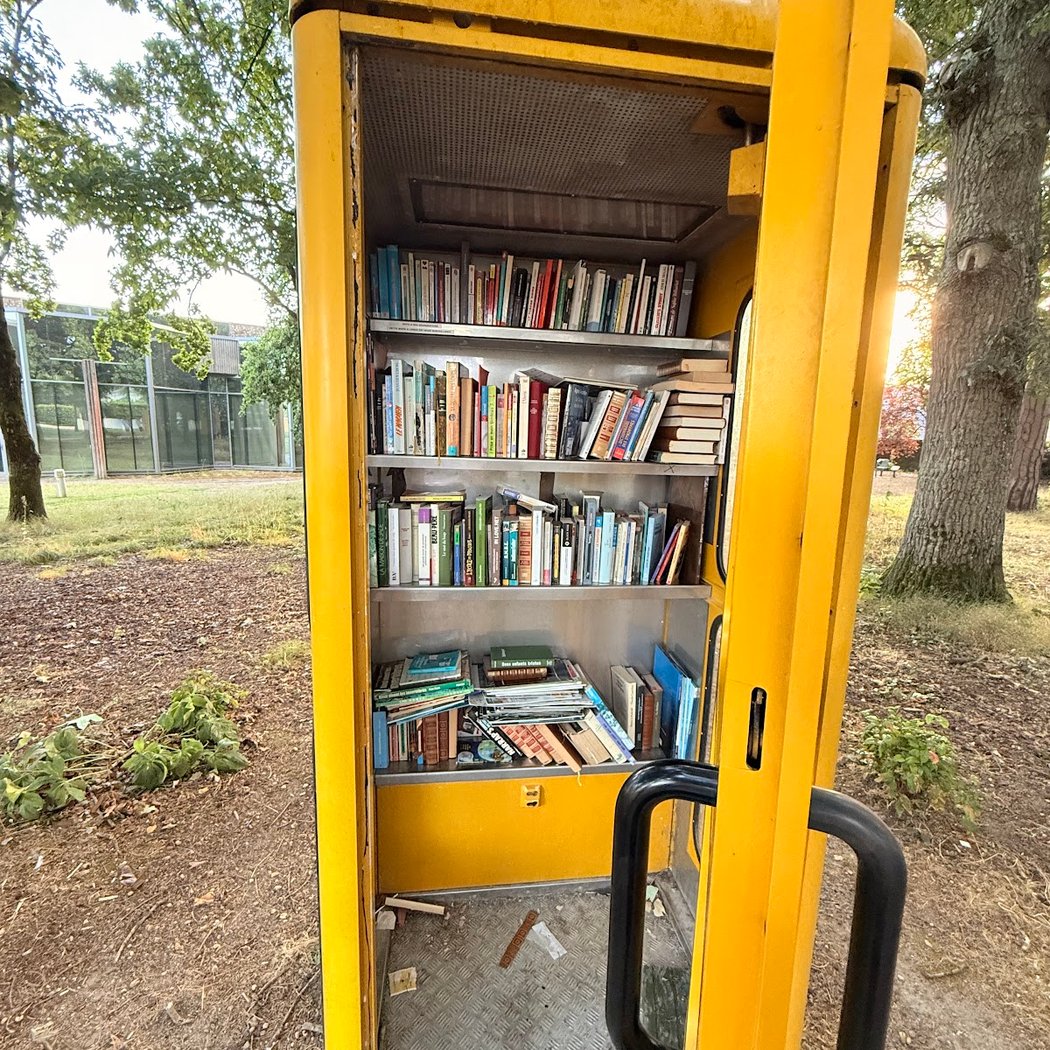 Boîte à livres Saint Exupéry 1