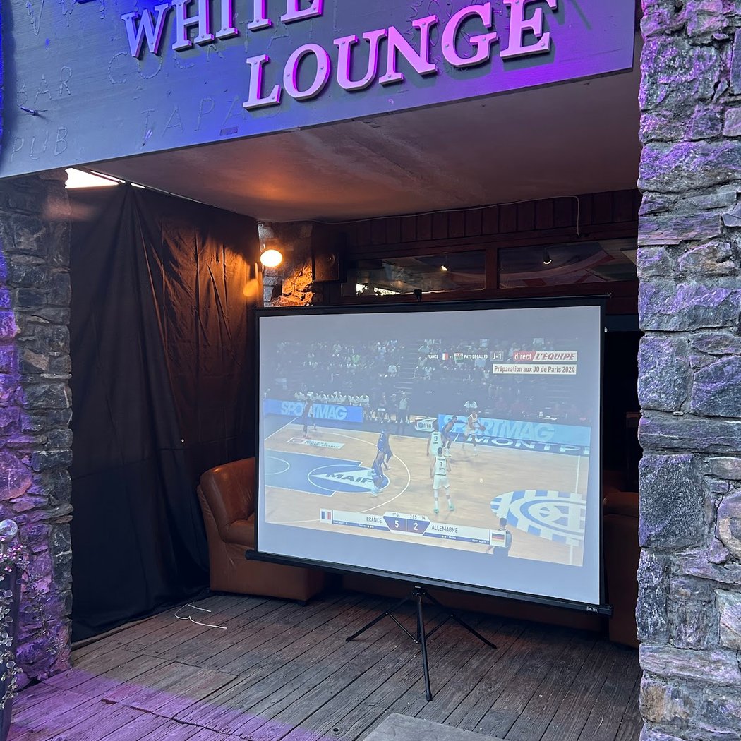 The White Lounge 2