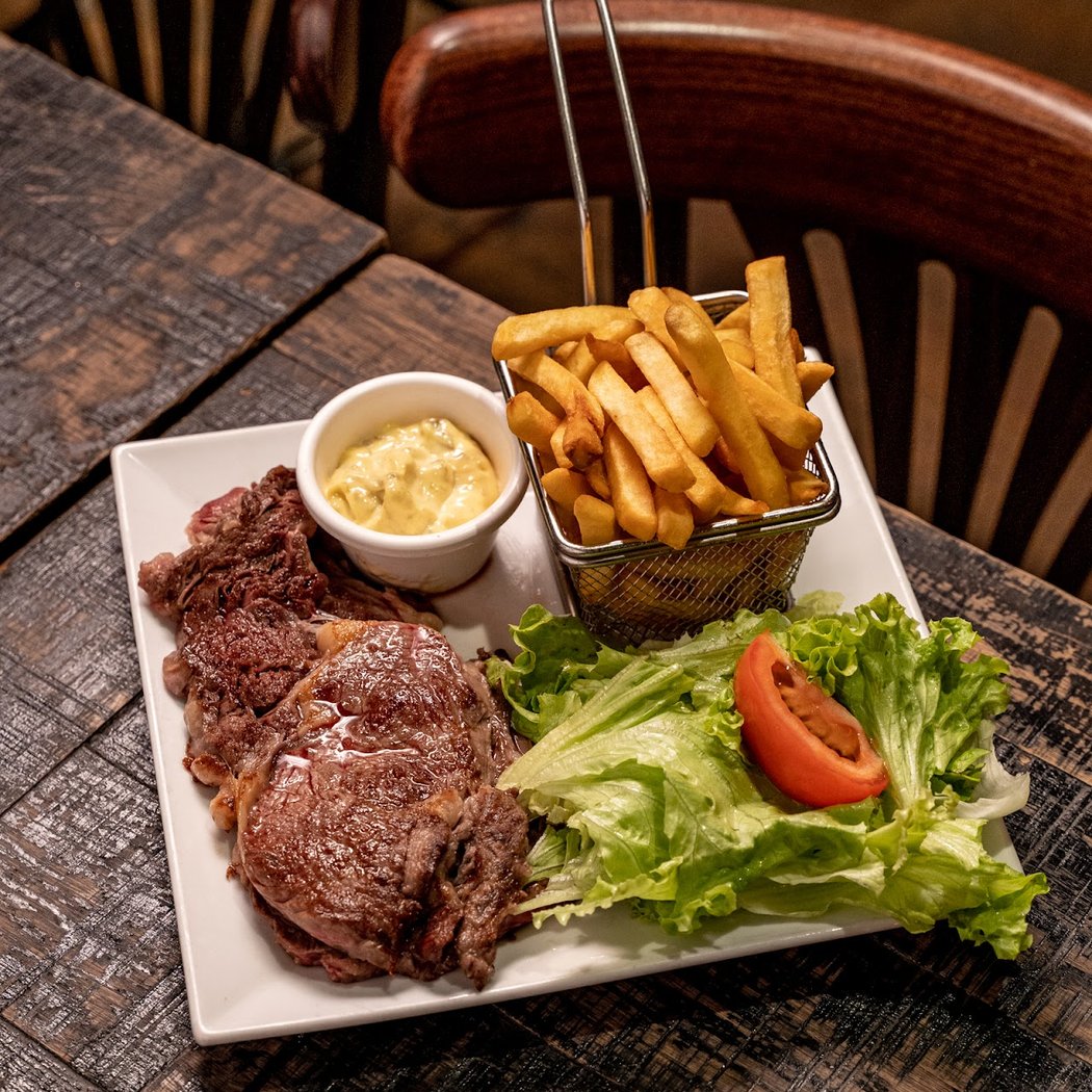 Hall's Beer Tavern 1
