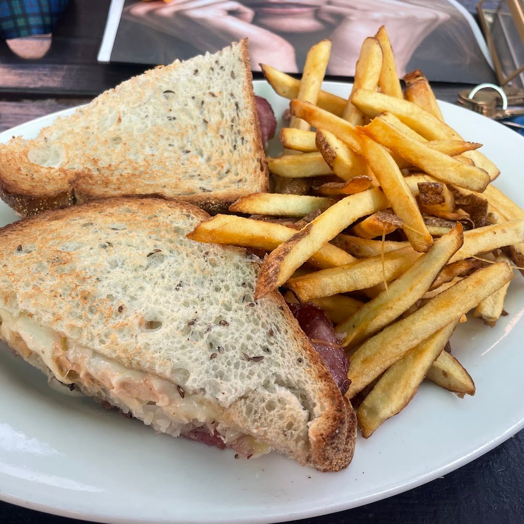 The Irish Times Pub & Restaurant 3