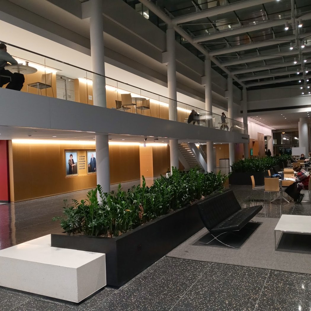 Simpson & Kimberly Querrey Biomedical Center 3