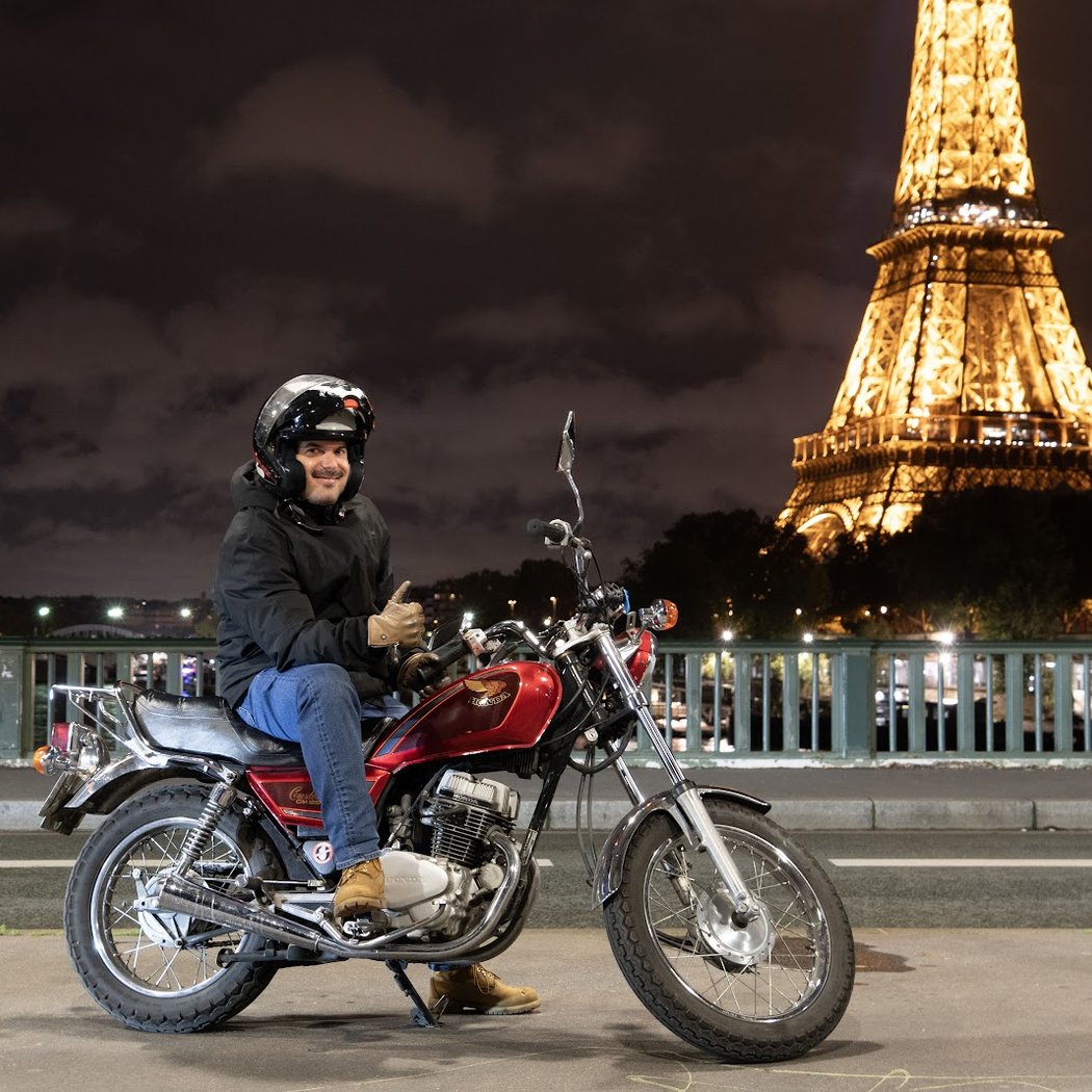Motorcycle tour : Parisian Monuments & Hidden Gems 1