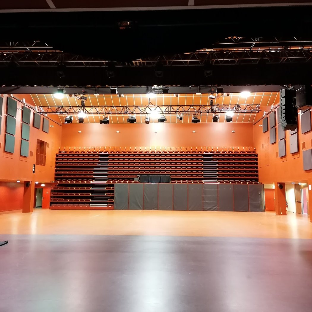 Salle Jean-Favre 1