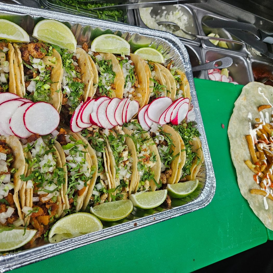 Rey De Reyes Food Truck 1