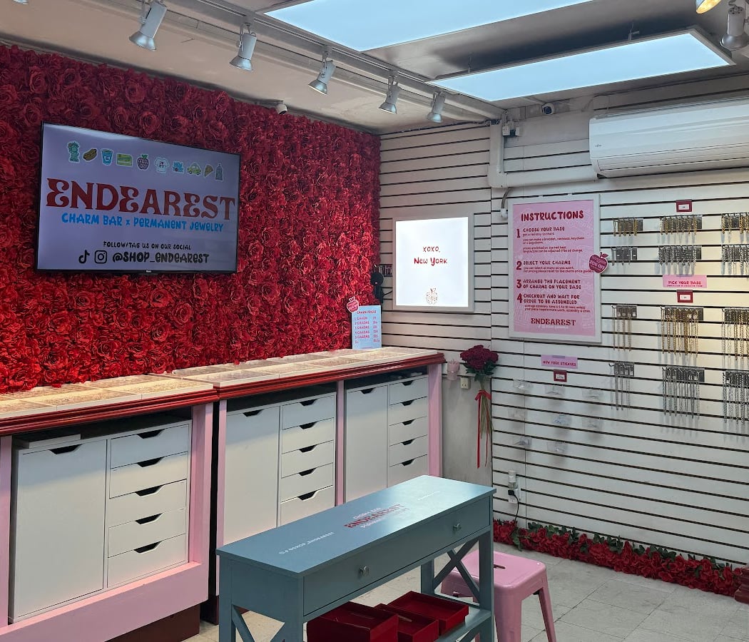 Endearest Charm Bar & Permanent Jewelry 2