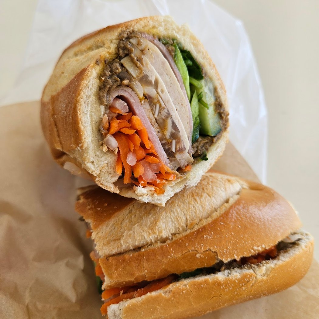 Relo Vietnamese Sandwich and Coffee 3