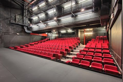 Dance at Théâtre de la Bastille 3