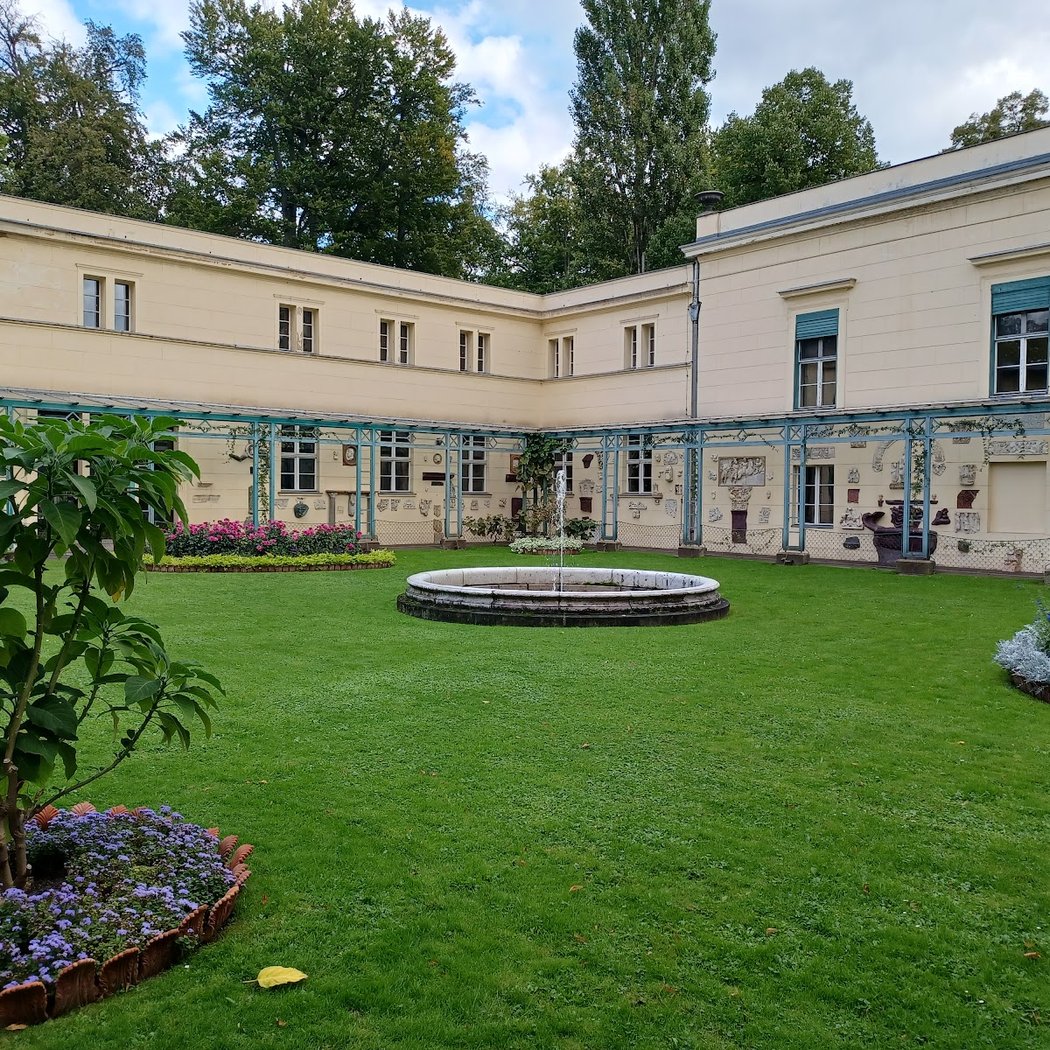 Glienicke Palace 3