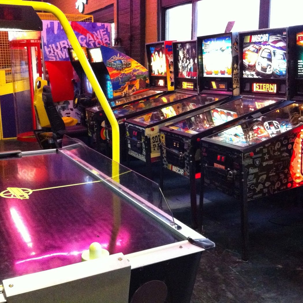 Sluggers World Class Sports Bar and Grill & Dueling Pianos 3