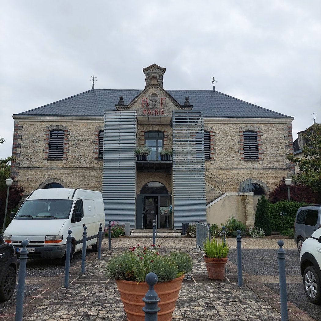 Mairie de Aunac-sur-Charente 1