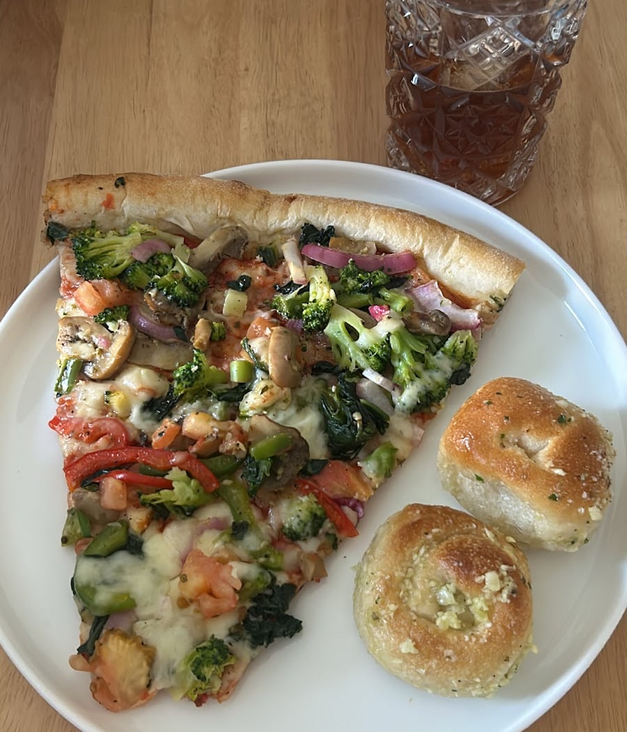 Noel's Pizza 1