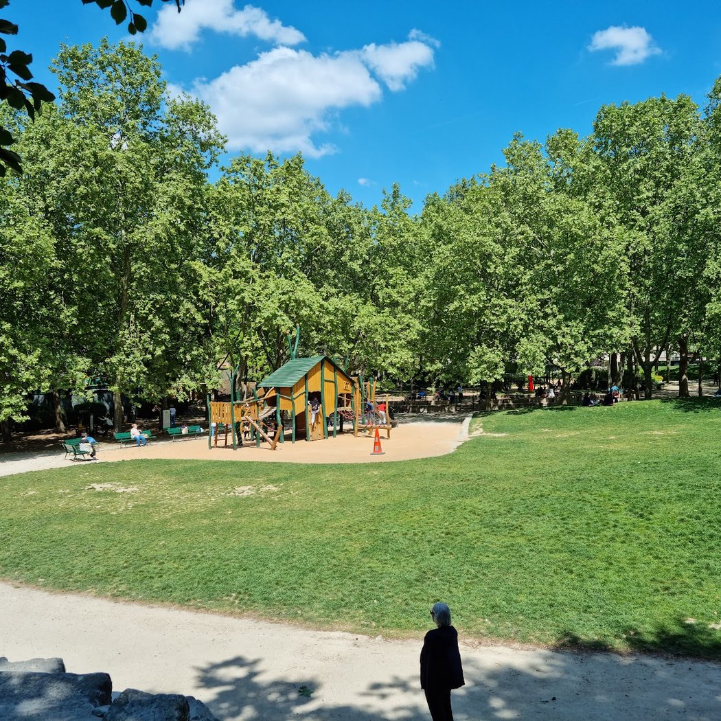 Terrain de Jeux des Enfants du Parc Georges Brassens 1