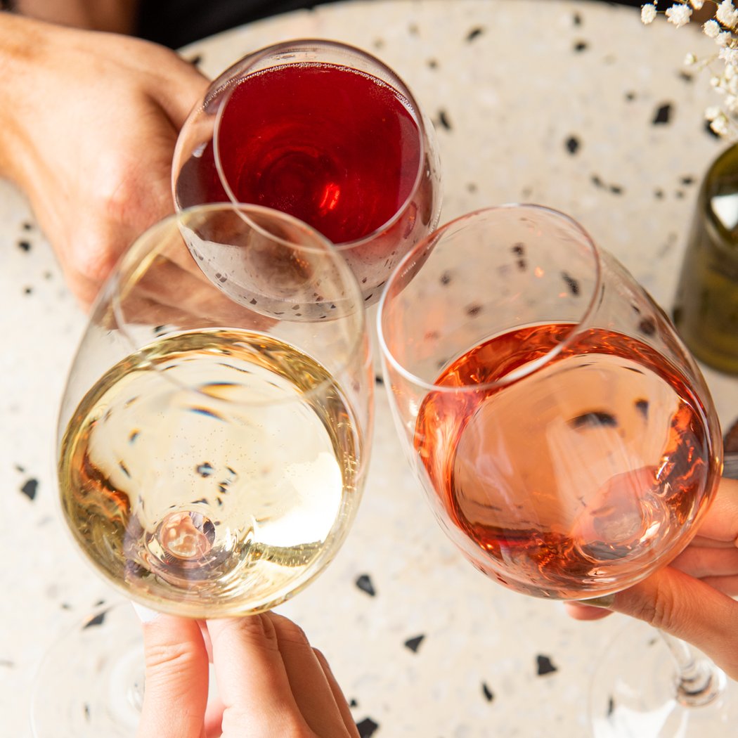 KEINE TERMINE. LEICHT DIZZY. Sarti Spritz 5.50 / Dizzy Signature Wein 19.00 / Espresso Martini 9.00 1