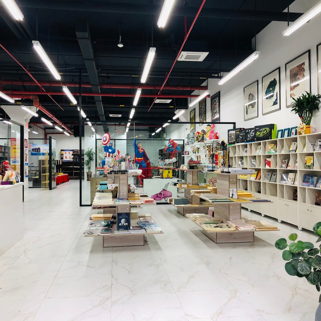 Eglance Bookstore 一格文创书店 3