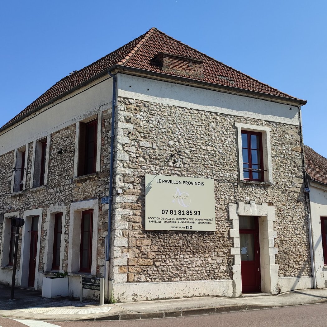 Le pavillon provinois (salle de réception) 2