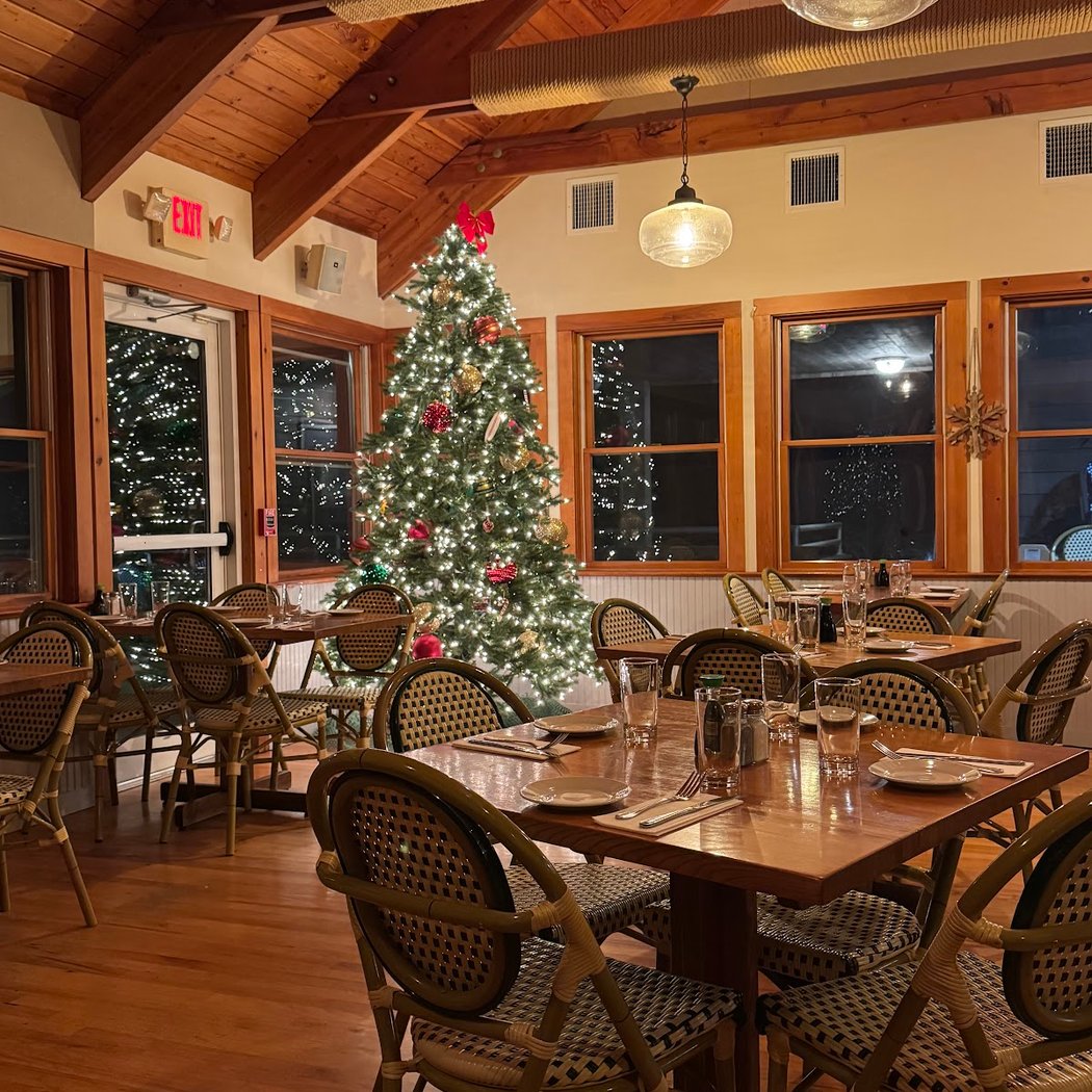 Inlet Seafood Restaurant 4