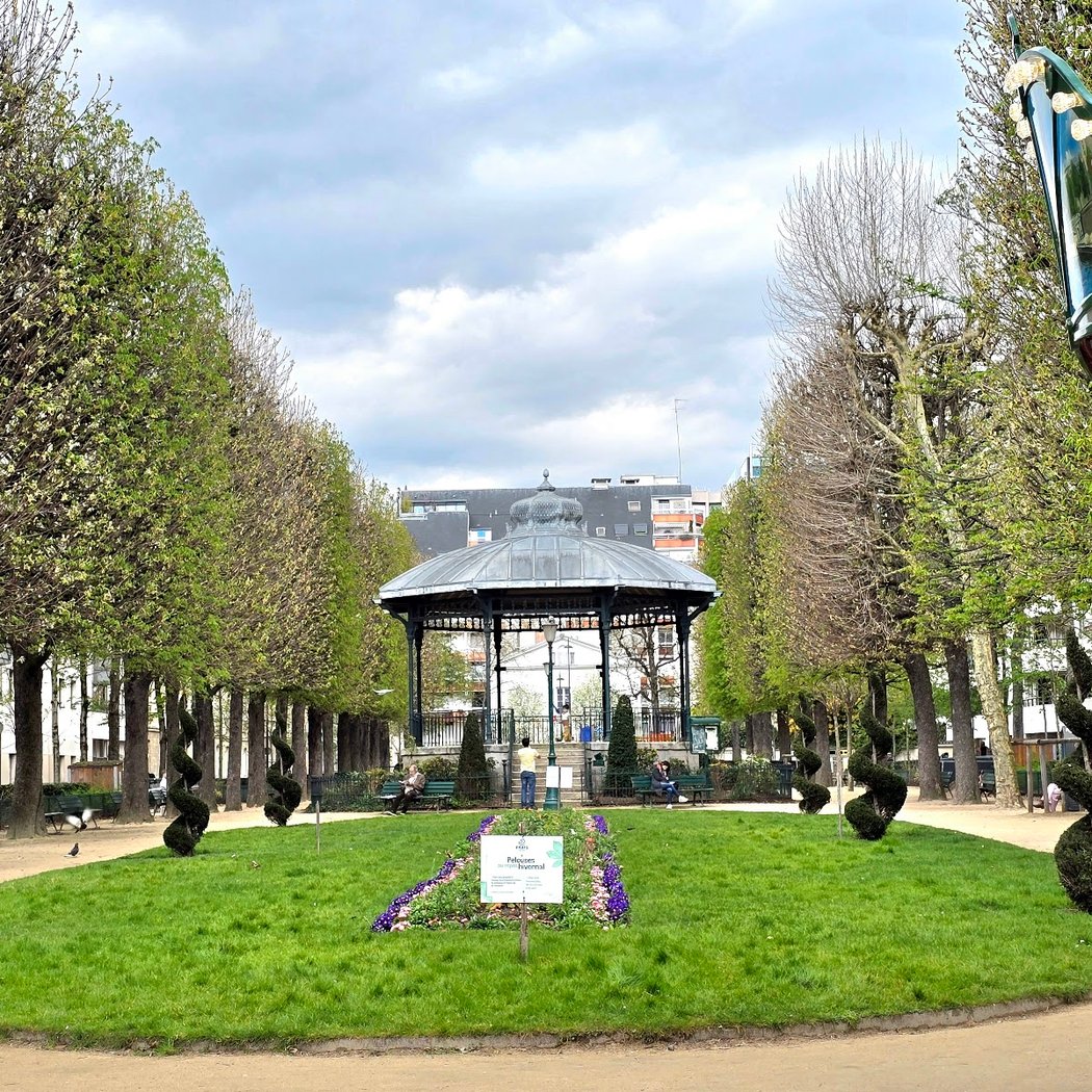 Yvette Chauviré Square 3