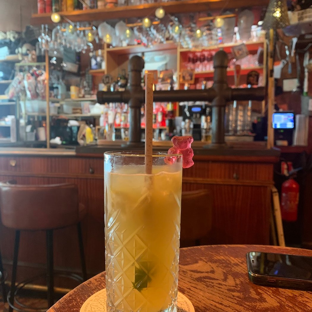 Teddy's Bar 2