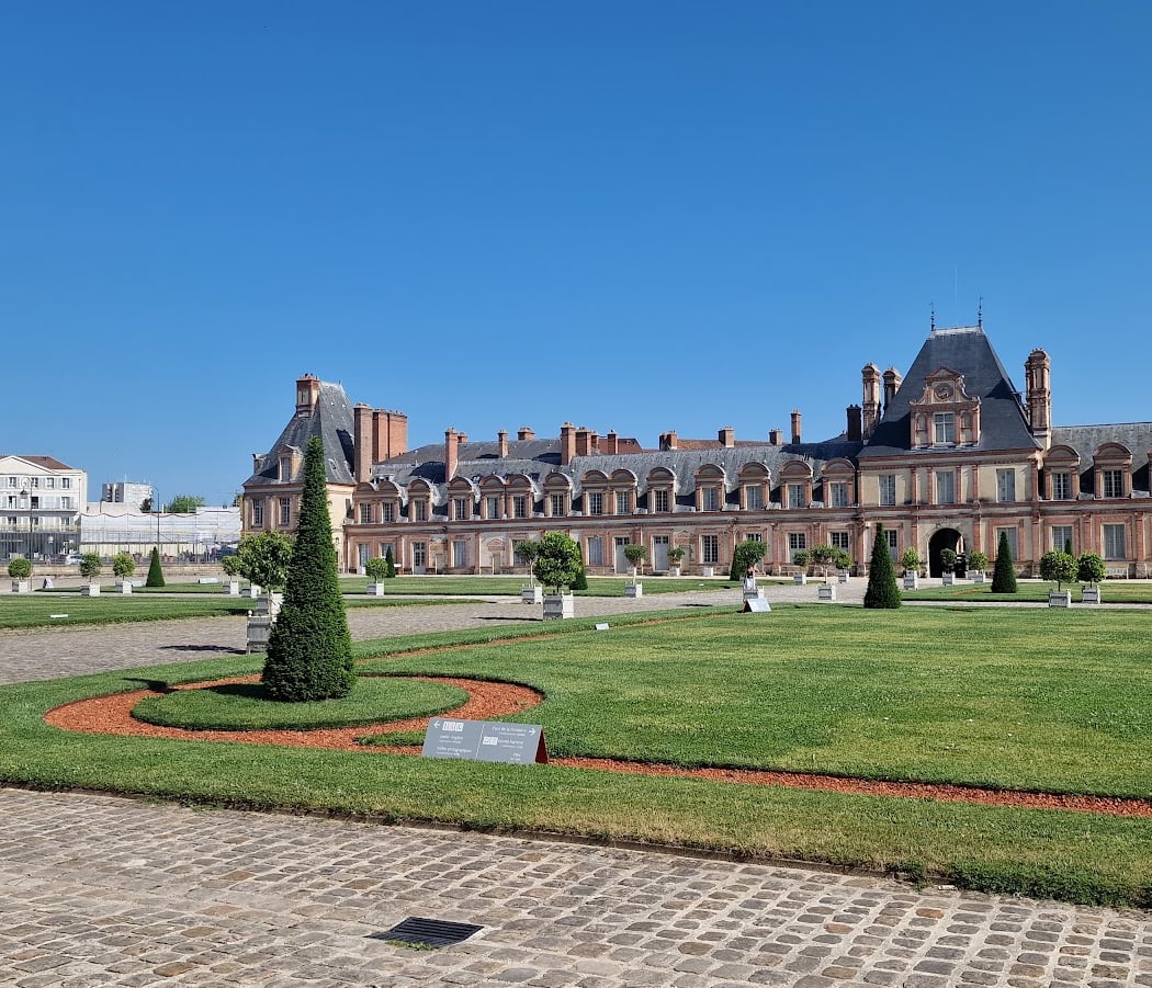 Hôtel de Londres · Hôtel à Fontainebleau 2