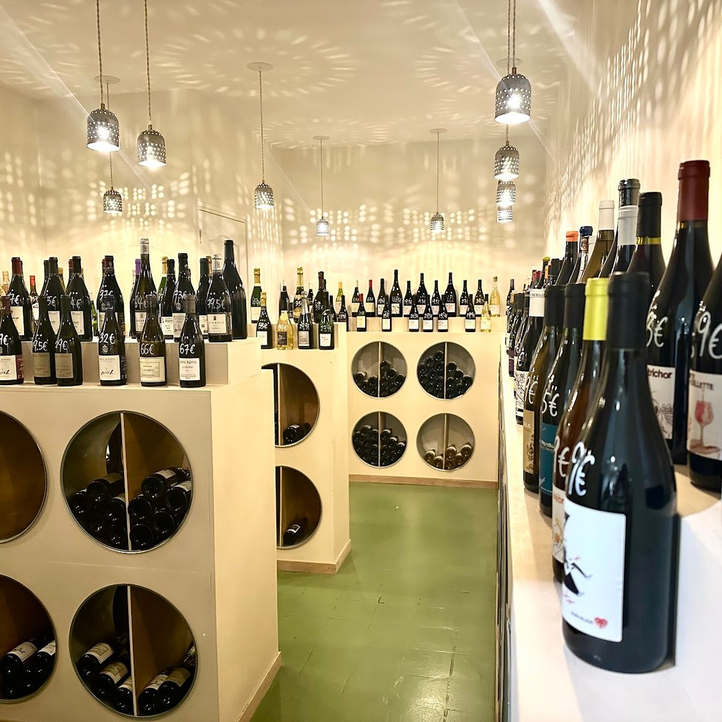 Gare Aux Vins (Gare de Lyon) - Caviste/Wine Shop & Cave à Manger/ Wine Bar 3